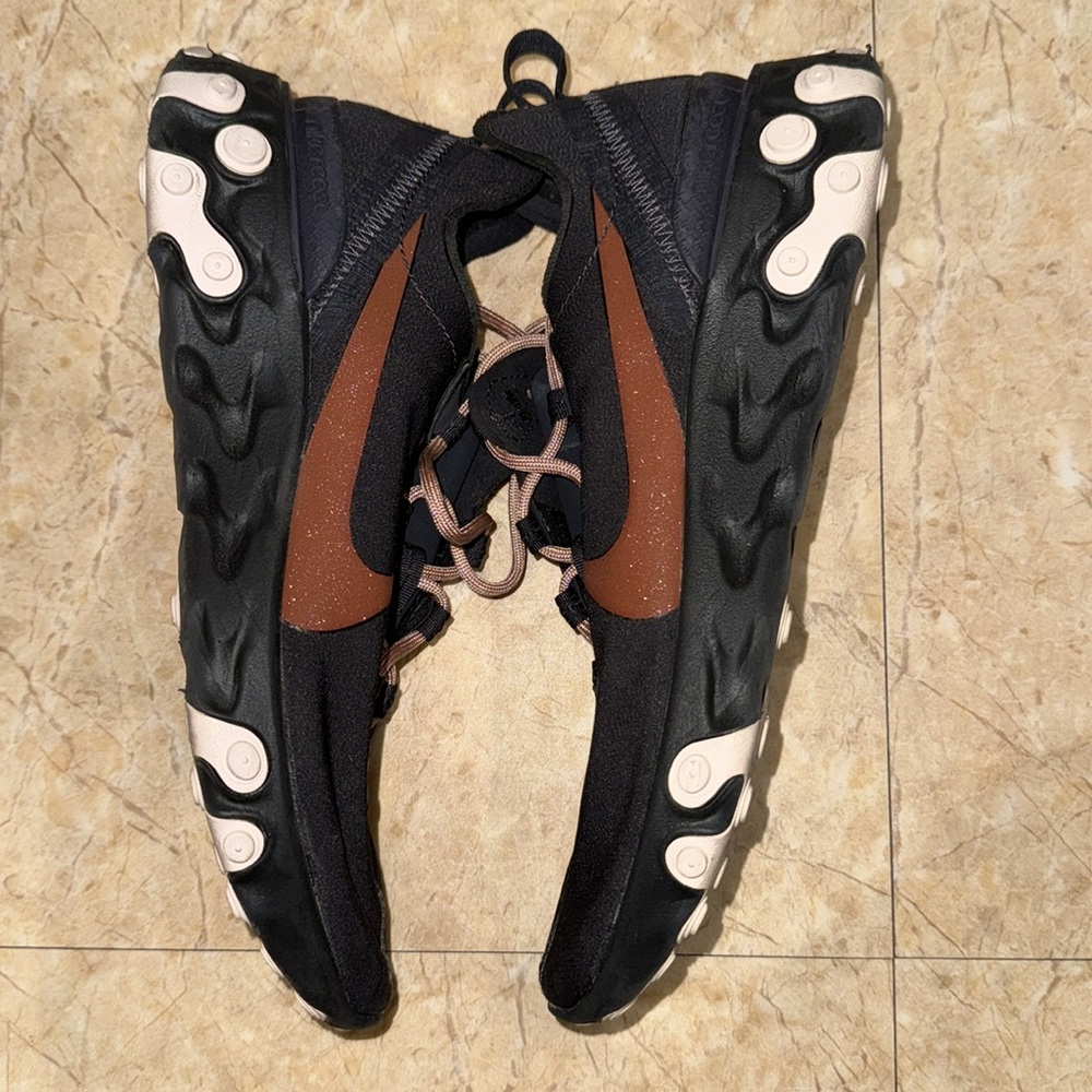 NIKE REACT ROSE GOLD - Picture 11 of 13
